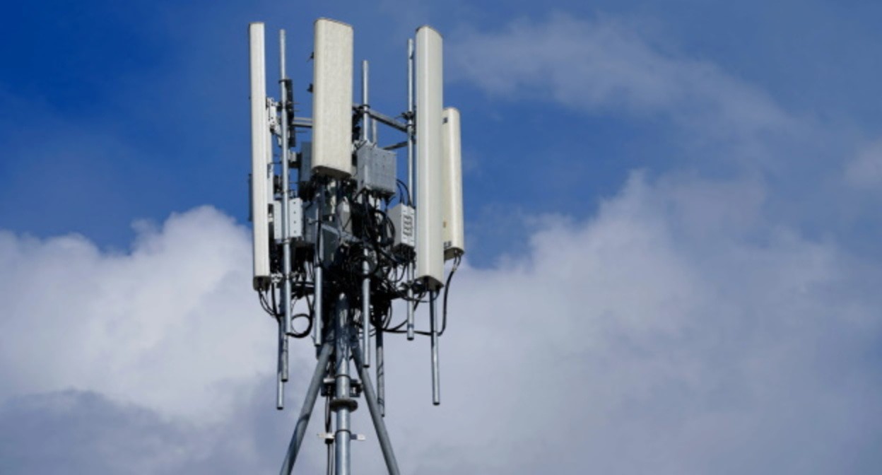 Вышки 5G, фото: https://ru.wikipedia.org/wiki/%D0%91%D0%B0%D0%B7%D0%BE%D0%B2%D0%B0%D1%8F_%D1%81%D1%82%D0%B0%D0%BD%D1%86%D0%B8%D1%8F Вышки 5G, фото: https://ru.wikipedia.org/wiki/%D0%91%D0%B0%D0%B7%D0%BE%D0%B2%D0%B0%D1%8F_%D1%81%D1%82%D0%B0%D0%BD%D1%86%D0%B8%D1%8F
