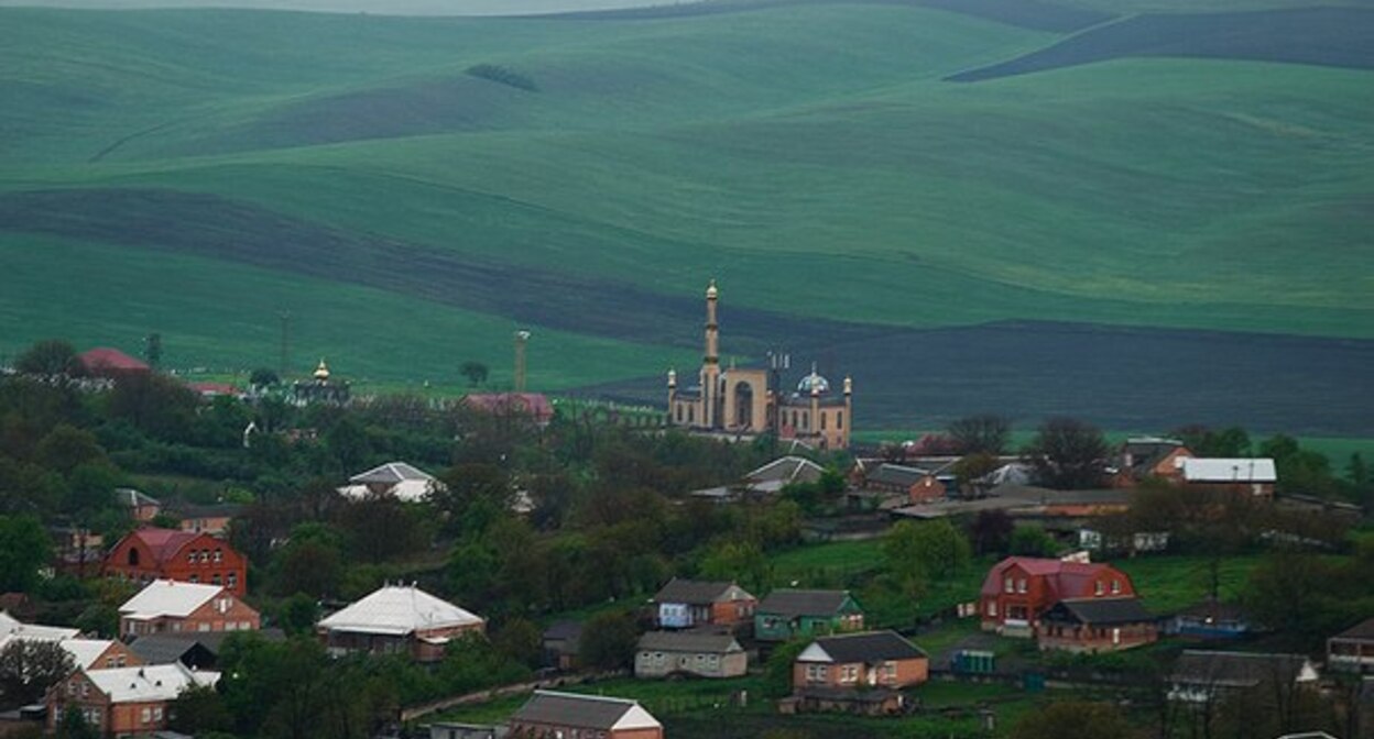 Село Экажево в Ингушетии. Фото: Шалиец https://ru.wikipedia.org/wiki/Экажево#/media/Файл:Экажево.jpg Село Экажево в Ингушетии. Фото: Шалиец https://ru.wikipedia.org/wiki/Экажево#/media/Файл:Экажево.jpg