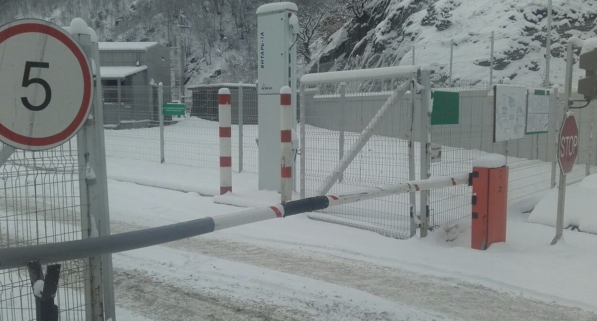 КПП "Верхний Ларс". Фото: ГУ МЧС по Северной Осетии https://15.mchs.gov.ru/deyatelnost/press-centr/operativnaya-informaciya/4635108 КПП "Верхний Ларс". Фото: ГУ МЧС по Северной Осетии https://15.mchs.gov.ru/deyatelnost/press-centr/operativnaya-informaciya/4635108