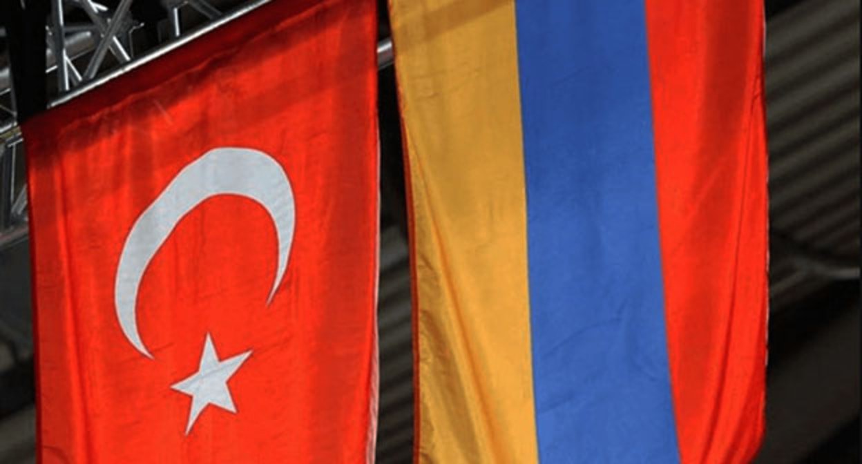 Флаги Турции и Армении. Фото: Информационное агентство «ANNA NEWS» https://anna-news.info/turtsiya-i-armeniya-hotyat-snova-sblizitsya/ Флаги Турции и Армении. Фото: Информационное агентство «ANNA NEWS» https://anna-news.info/turtsiya-i-armeniya-hotyat-snova-sblizitsya/