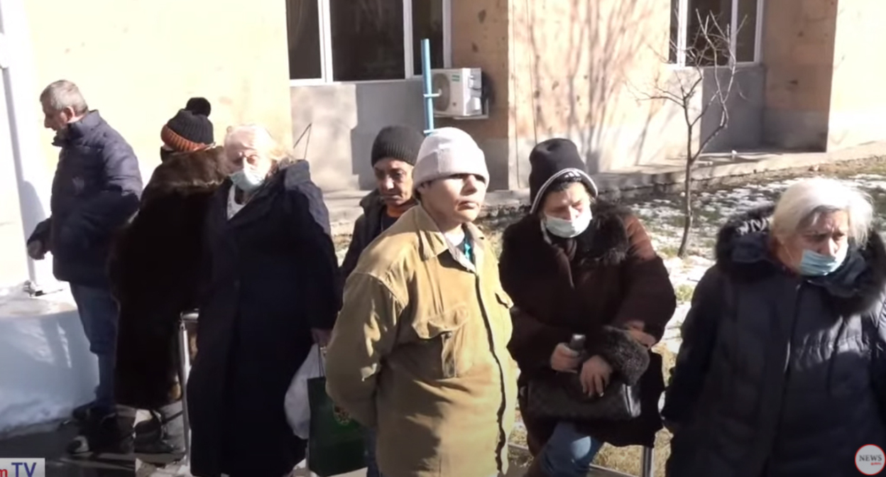 Участники акции протеста в Ереване. Кадр видео News.am https://www.youtube.com/watch?v=61s6s9tPOhY Участники акции протеста в Ереване. Кадр видео News.am https://www.youtube.com/watch?v=61s6s9tPOhY