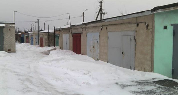 Гаражи. Фото: Электронная газета "Кабардино-Балкарская правда" https://kbpravda.ru/node/6494 Гаражи. Фото: Электронная газета "Кабардино-Балкарская правда" https://kbpravda.ru/node/6494