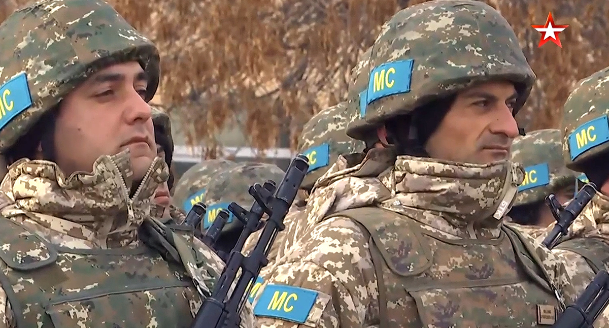 Участники церемонии завершения миротворческой операции ОДКБ. Кадр видео ТК "Звезда" https://tvzvezda.ru/news/20221131258-48wDj.html Участники церемонии завершения миротворческой операции ОДКБ. Кадр видео ТК "Звезда" https://tvzvezda.ru/news/20221131258-48wDj.html