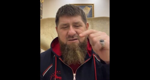 Рамзан Кадыров. Стопкадр из видео на странице ya_pomoshnik_kra_95 в Instagram. https://www.instagram.com/p/CZcRPJ0oF4x/