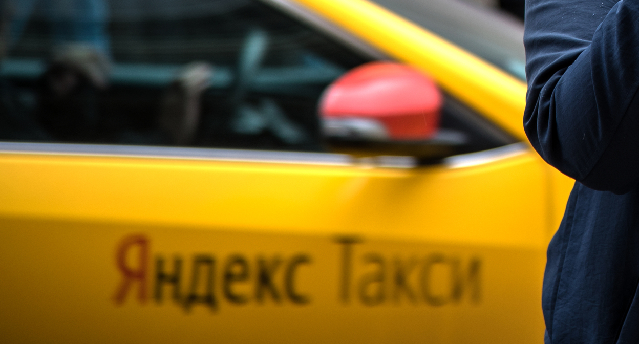 Такси. Фото Нины Тумановой для "Кавказского узла" Такси. Фото Нины Тумановой для "Кавказского узла"