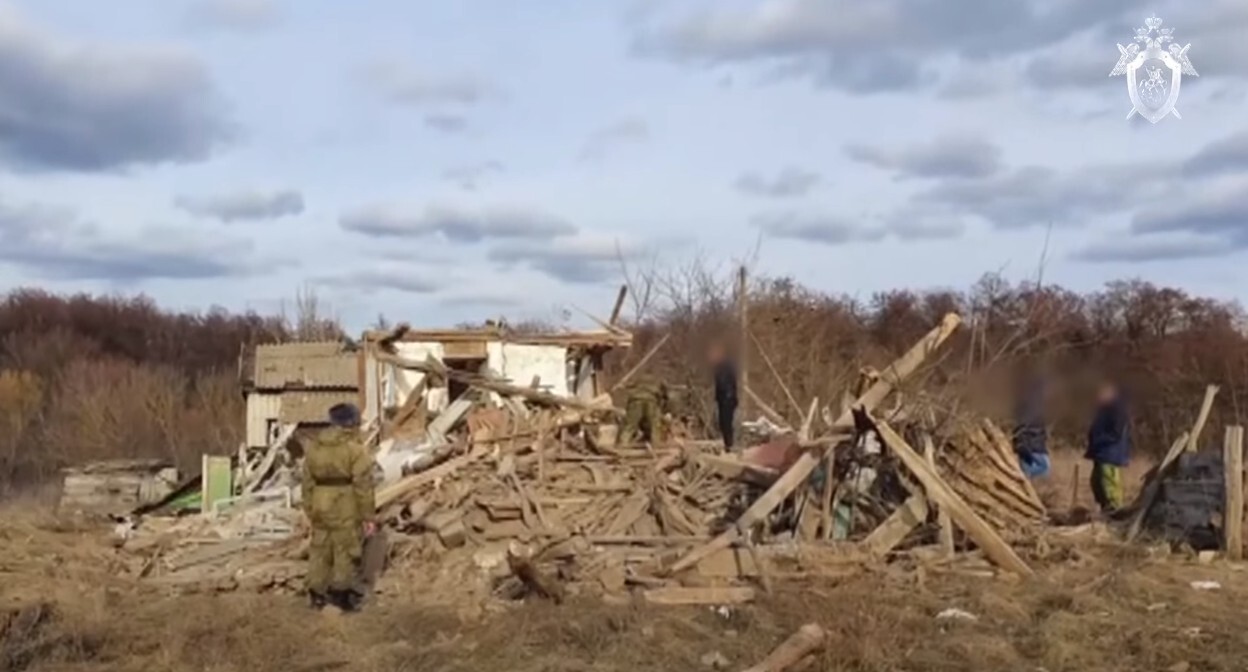 Разрушенная постройка в Тарасовском районе Ростовской области. Стоп-кадр видео https://www.youtube.com/watch?v=jzitU7lZSsg Разрушенная постройка в Тарасовском районе Ростовской области. Стоп-кадр видео https://www.youtube.com/watch?v=jzitU7lZSsg