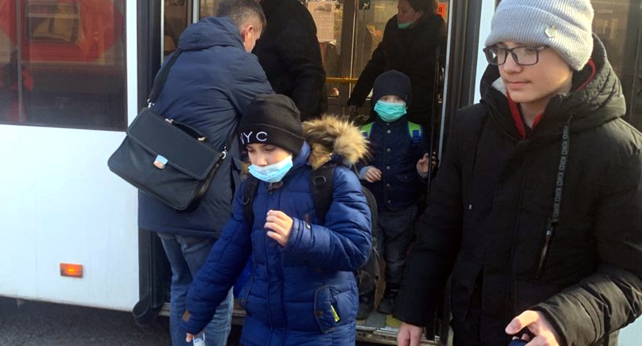 Беженцы Донбасса в Ростовской области, 20.02.2022. Фото: пресс-служба губернатора Ростовской области Беженцы Донбасса в Ростовской области, 20.02.2022. Фото: пресс-служба губернатора Ростовской области