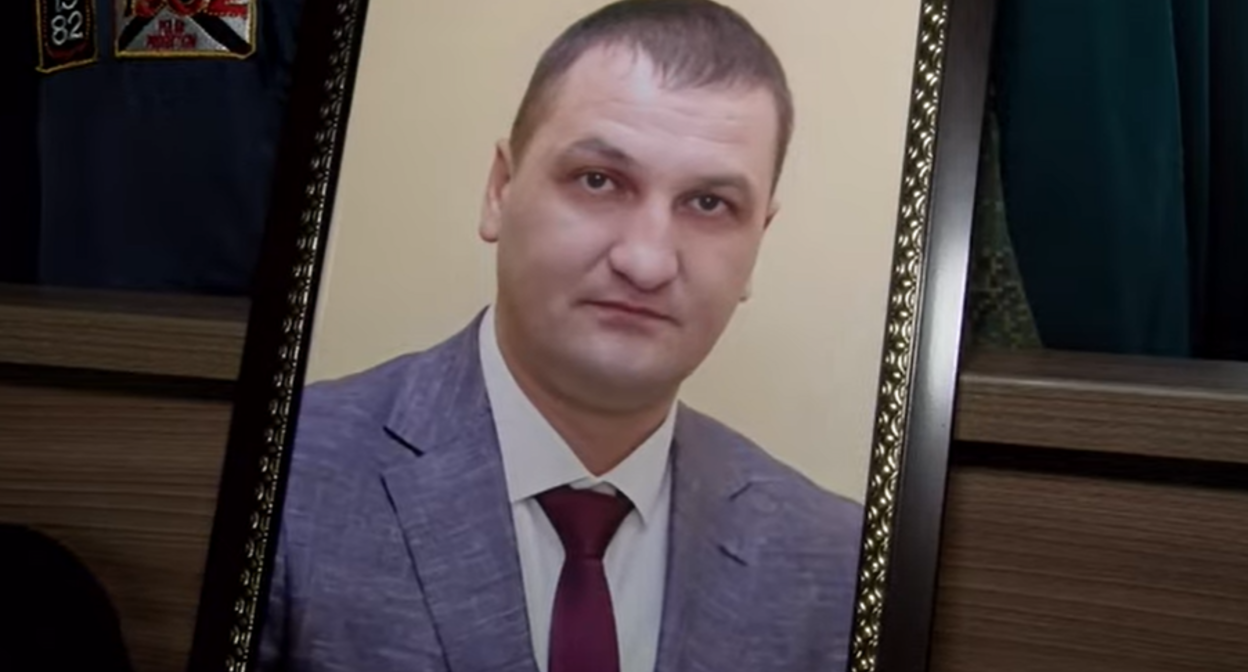 Аслан Дзантиев, стоп-кадр из видео издания опубликованного на YouTube-канале "15-й регион". https://www.youtube.com/watch?v=iYZVvDeIff4&t=297s
Аслан Дзантиев, стоп-кадр из видео издания опубликованного на YouTube-канале "15-й регион". https://www.youtube.com/watch?v=iYZVvDeIff4&t=297s