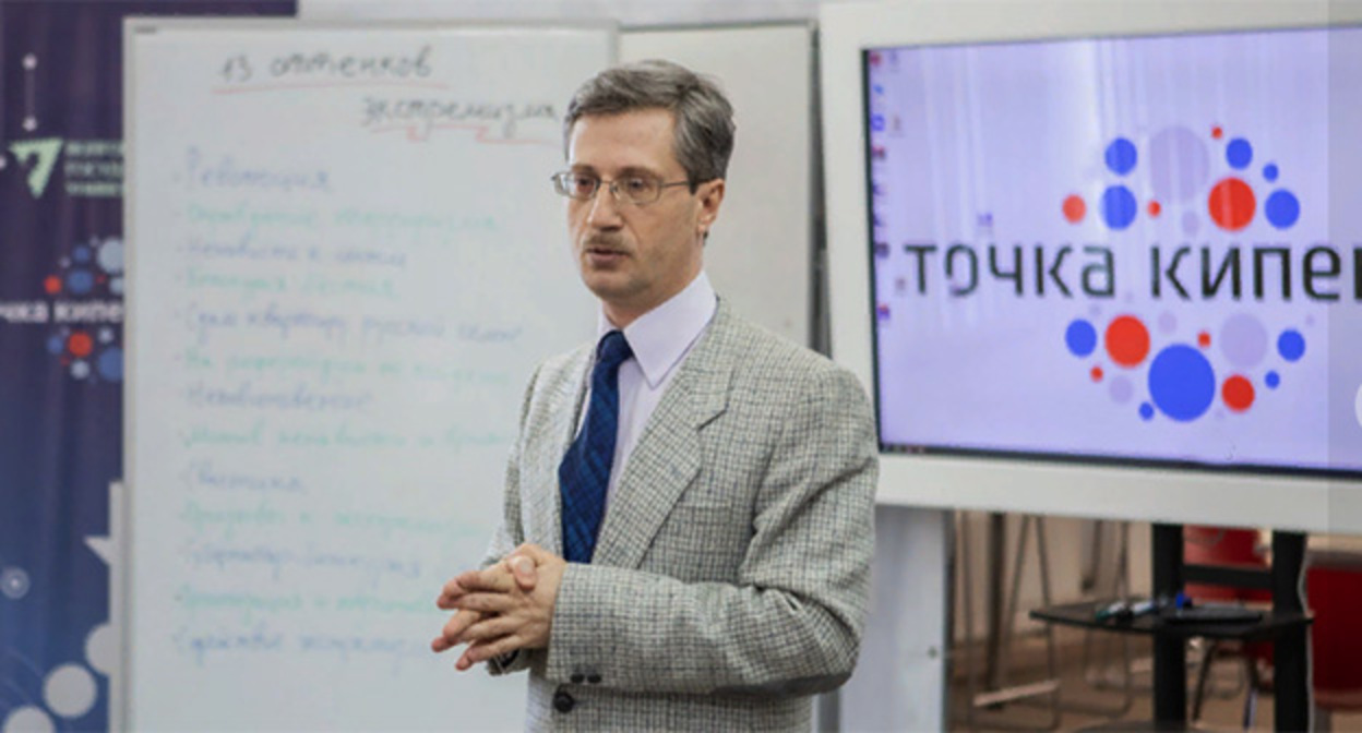 Роман Мельниченко. Скриншот с личной страницы Facebook https://www.facebook.com/photo.php?fbid=4099740193421796&set=pb.100001575682530.-2207520000..&type=3 Роман Мельниченко. Скриншот с личной страницы Facebook https://www.facebook.com/photo.php?fbid=4099740193421796&set=pb.100001575682530.-2207520000..&type=3