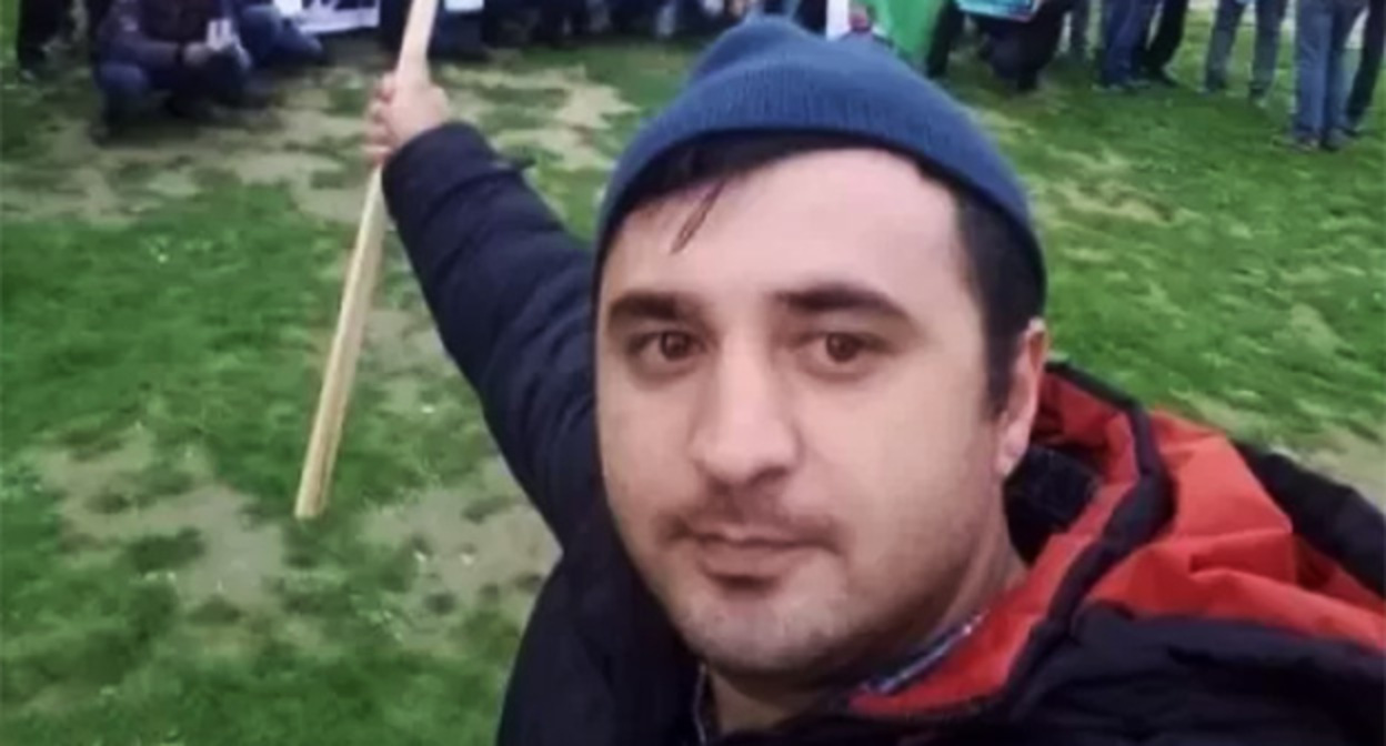 Азербайджанский активист Самир Ашуров. Скриншот https://www.turan.az/ext/news/2022/3/free/Social/ru/3167.htm Азербайджанский активист Самир Ашуров. Скриншот https://www.turan.az/ext/news/2022/3/free/Social/ru/3167.htm