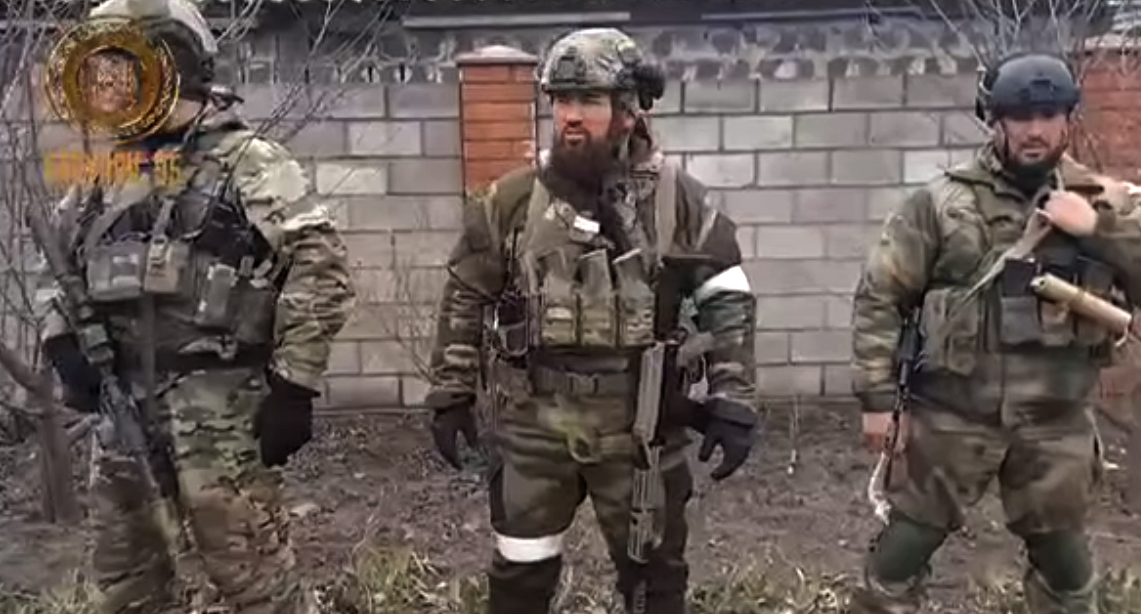 Бойцы полка им. Ахмата Кадырова. Кадр видео Рамзана Кадырова https://vk.com/ramzan?z=video279938622_456245464%2Fc76c9050127d6710b1%2Fpl_wall_279938622; Бойцы полка им. Ахмата Кадырова. Кадр видео Рамзана Кадырова https://vk.com/ramzan?z=video279938622_456245464%2Fc76c9050127d6710b1%2Fpl_wall_279938622;