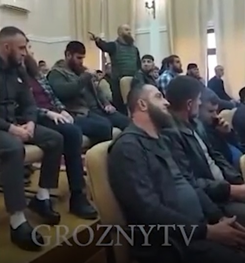 Выступление ветерана МВД с рассказом о проблемах с пенсией. Скриншот видео из Instagram** ЧГТРК "Грозный" Выступление ветерана МВД с рассказом о проблемах с пенсией. Скриншот видео из Instagram** ЧГТРК "Грозный"