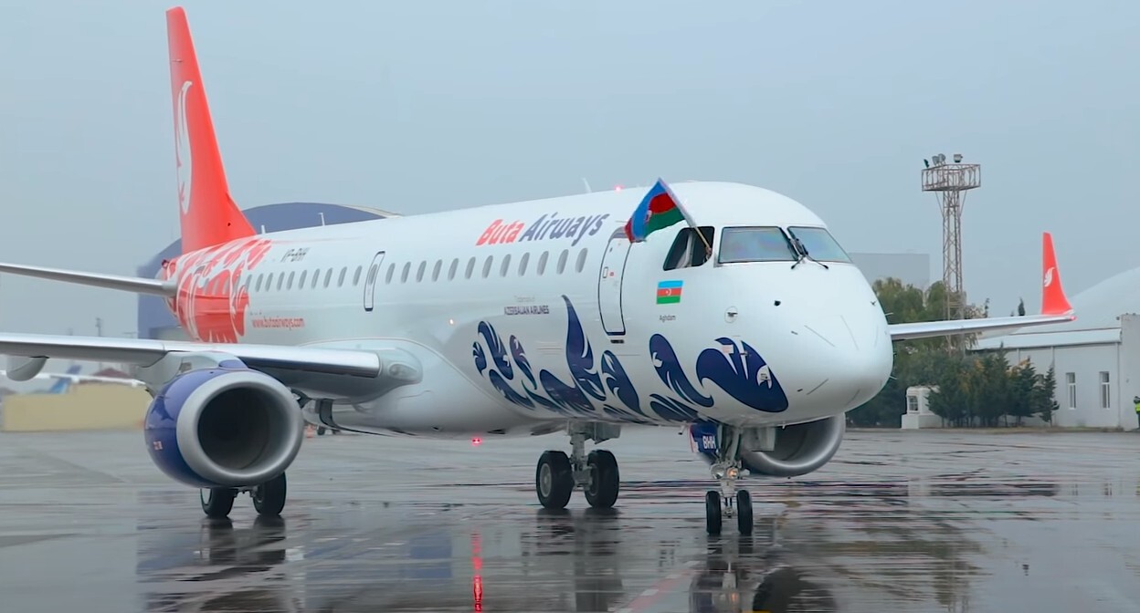 Самолет авиакомпании Buta Airways. Стопкадр из видео https://www.youtube.com/watch?v=jqVTmK4NeJo Самолет авиакомпании Buta Airways. Стопкадр из видео https://www.youtube.com/watch?v=jqVTmK4NeJo
