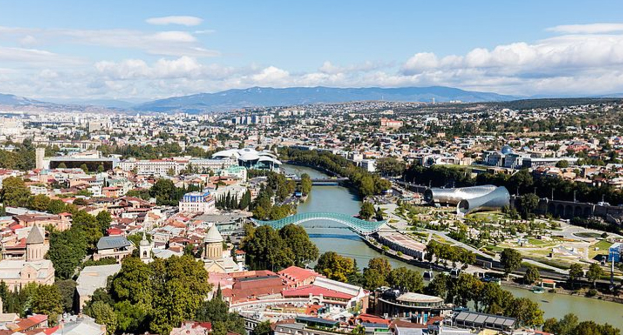 Тбилиси. Фото https://upload.wikimedia.org/wikipedia/commons/1/1f/Tbilisi_collage.png Тбилиси. Фото https://upload.wikimedia.org/wikipedia/commons/1/1f/Tbilisi_collage.png