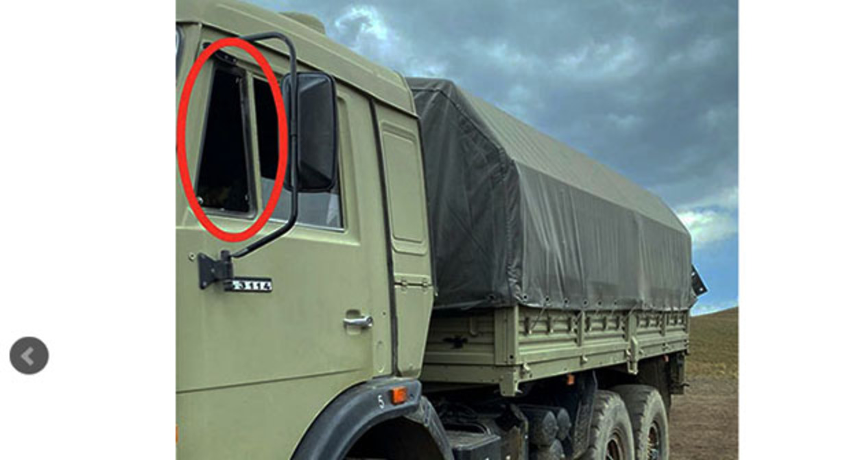 Грузовик, обстрелянный армянскими подразделениями. Фото: https://mod.gov.az/ru/news/podverglis-obstrelu-pozicii-azerbajdzhanskoj-armii-v-kyalbadzharskom-napravlenii-41918.html Грузовик, обстрелянный армянскими подразделениями. Фото: https://mod.gov.az/ru/news/podverglis-obstrelu-pozicii-azerbajdzhanskoj-armii-v-kyalbadzharskom-napravlenii-41918.html