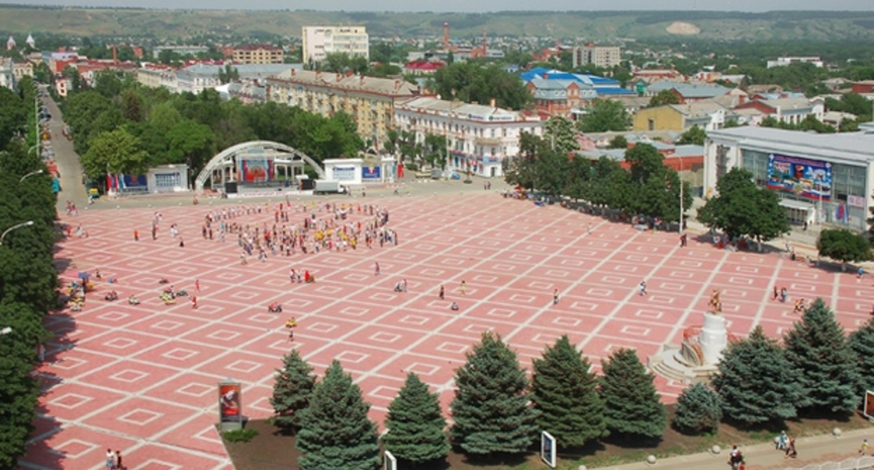 Площадь в Армавире. Фото: пресс-служба администрации Армавира https://armawir.ru/ Площадь в Армавире. Фото: пресс-служба администрации Армавира https://armawir.ru/