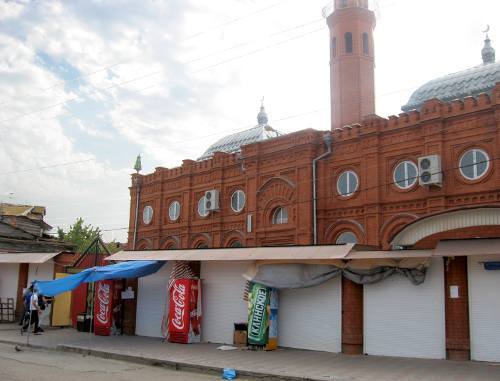 Красная мечеть в Астрахани. Фото: "Кавказский узел" Красная мечеть в Астрахани. Фото: "Кавказский узел"