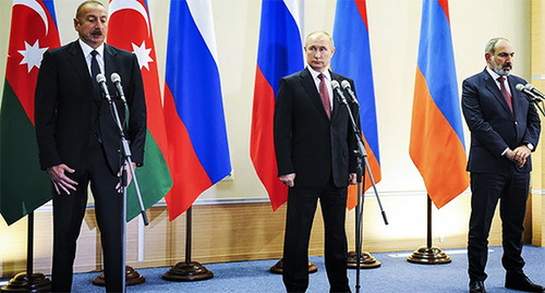 Ильхам Алиев, Владимир Путин и Никол Пашинян (слева направо) проводят важную трехстороннюю встречу в Сочи. Фото: kremlin.ru

