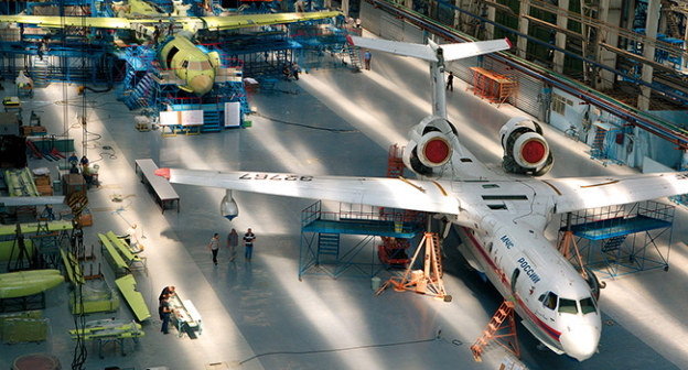 Самолеты на авиазаводе в Таганроге, фото: пресс-служба Таганрогского авиационного научно-технического комплекса имени Бериева