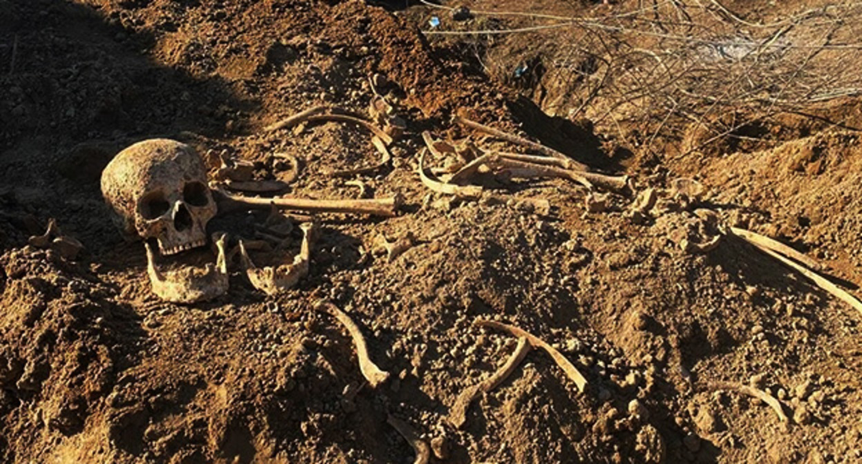 Останки, обнаруженные в селе Сарыджалы Агдамского района. Фото: https://report.az/ru/proisshestviya/v-azerbajdzhane-nakanune-v-dtp-pogibli-tri-cheloveka-6776-67/ Останки, обнаруженные в селе Сарыджалы Агдамского района. Фото: https://report.az/ru/proisshestviya/v-azerbajdzhane-nakanune-v-dtp-pogibli-tri-cheloveka-6776-67/