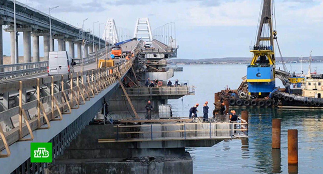 Открыто движение машин на Крымском мосту. Скриншот видео https://www.ntv.ru/novosti/2736723/ Открыто движение машин на Крымском мосту. Скриншот видео https://www.ntv.ru/novosti/2736723/