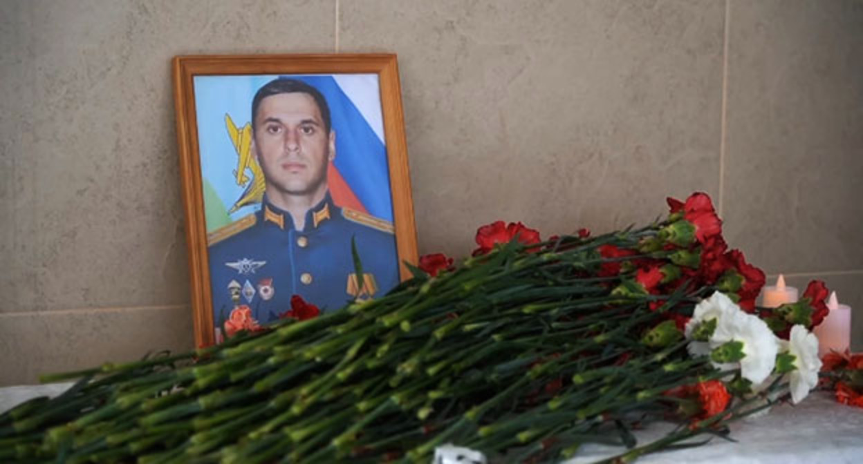 Руслан Магомедов погиб на Украине, в школе № 12, где он учился, открыта мемориальная доска. Фото: https://t.me/minobrnauki_rd/5428 Руслан Магомедов погиб на Украине, в школе № 12, где он учился, открыта мемориальная доска. Фото: https://t.me/minobrnauki_rd/5428