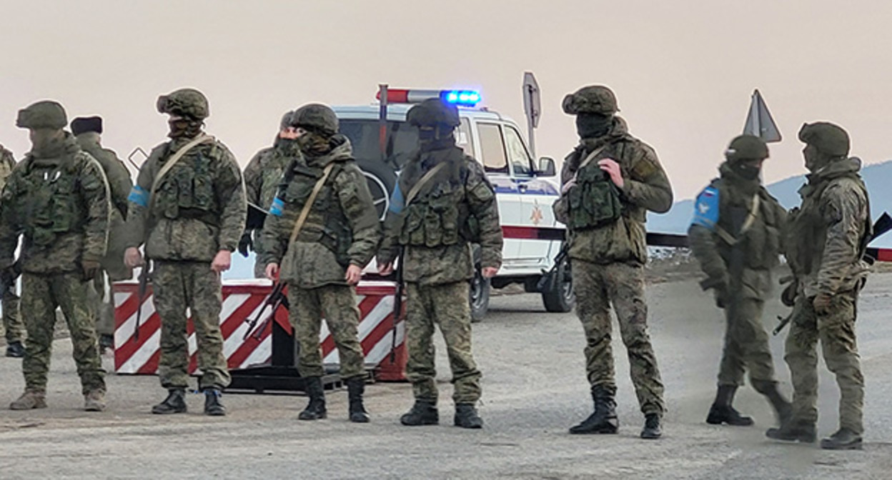 Российские миротворцы в Лачинском коридоре. Фото Алвард Григорян для "Кавказского узла" Российские миротворцы в Лачинском коридоре. Фото Алвард Григорян для "Кавказского узла"