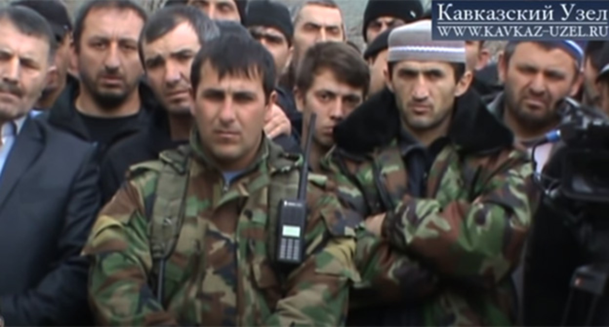 Сход в селе Ирганай. Март 2020 г. Скриншот видео "Кавказского узла" ttps://www.youtube.com/watch?v=aIbW-mNGJBM Сход в селе Ирганай. Март 2020 г. Скриншот видео "Кавказского узла" ttps://www.youtube.com/watch?v=aIbW-mNGJBM