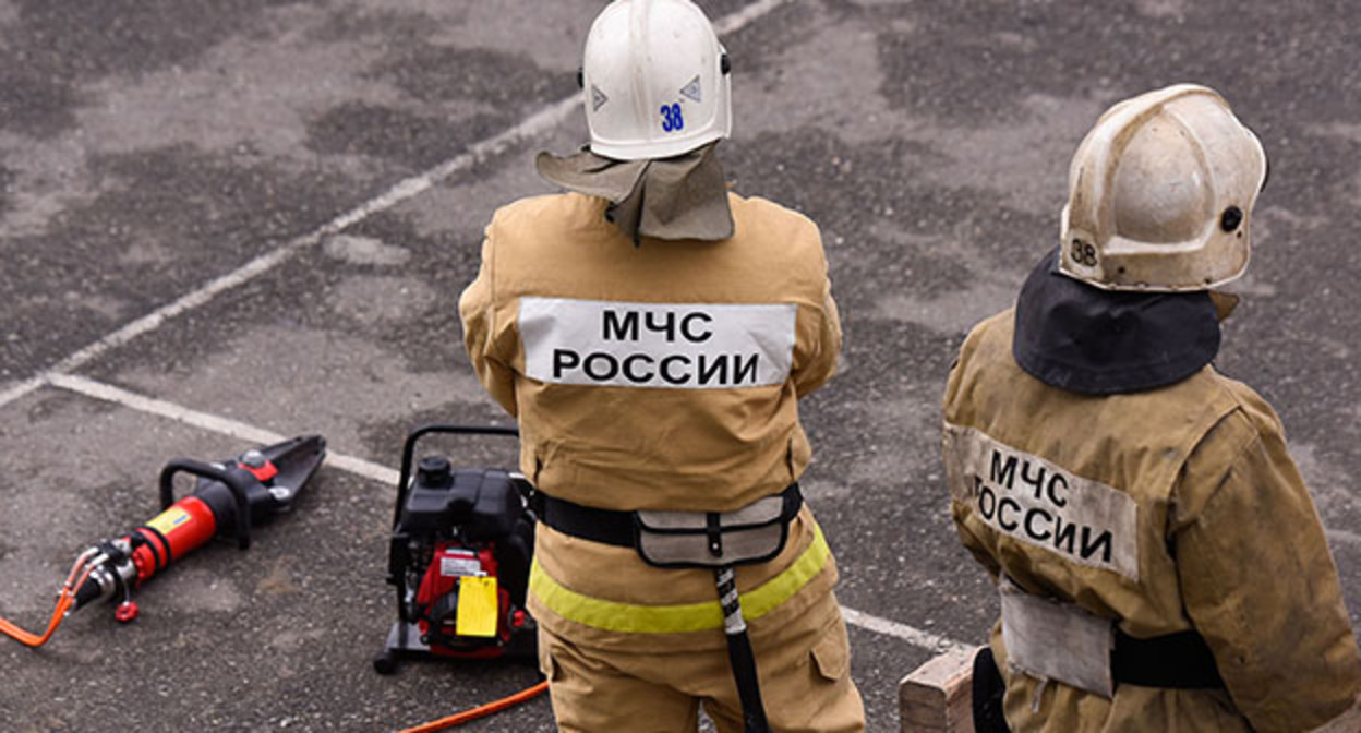Служба МЧС. Фото Елены Синеок, "Юга.ру" Служба МЧС. Фото Елены Синеок, "Юга.ру"