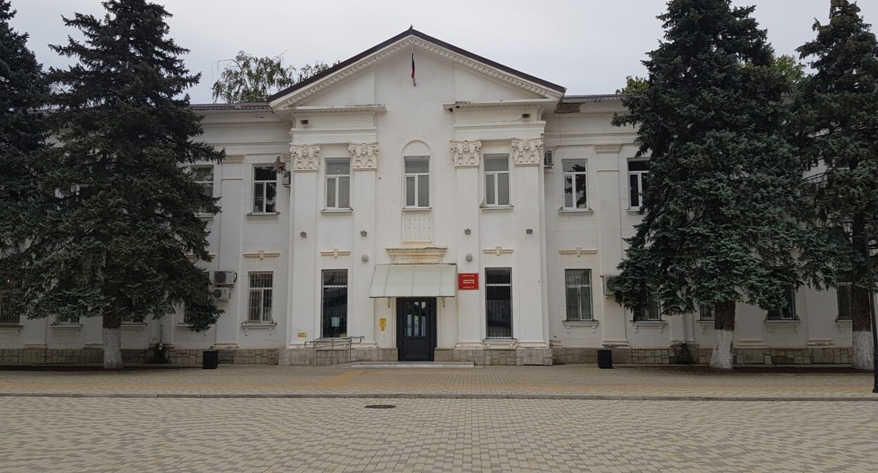 Тимашевский районный суд. Фото: http://pravo-krasnodar.ru/ Тимашевский районный суд. Фото: http://pravo-krasnodar.ru/