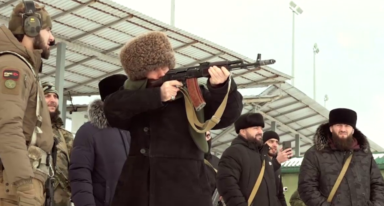 Богословы духовного управления мусульман Чеченской Республики проходят военную подготовку на базе Российского университета спецназа в Гудермесе. Фото: "Грозный-Информ" https://www.grozny-inform.ru Богословы духовного управления мусульман Чеченской Республики проходят военную подготовку на базе Российского университета спецназа в Гудермесе. Фото: "Грозный-Информ" https://www.grozny-inform.ru