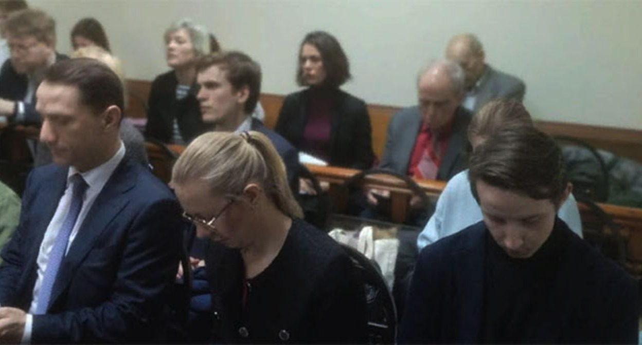 Слушатели в зале трансляции во время заседания по делу о ликвидации МХГ. Фото корреспондента "Кавказского узла" Слушатели в зале трансляции во время заседания по делу о ликвидации МХГ. Фото корреспондента "Кавказского узла"