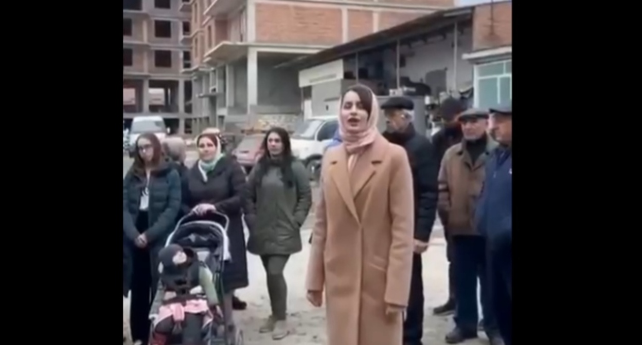 Кадр видеообращения дольщиков к Сергею Меликову https://vk.com/golos_dagestan?w=wall-74219800_1755229 Кадр видеообращения дольщиков к Сергею Меликову https://vk.com/golos_dagestan?w=wall-74219800_1755229