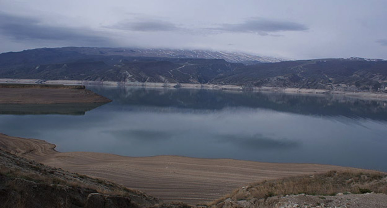 Чиркейское водохранилище. Фото: ArgoDag. https://ru.wikipedia.org Чиркейское водохранилище. Фото: ArgoDag. https://ru.wikipedia.org