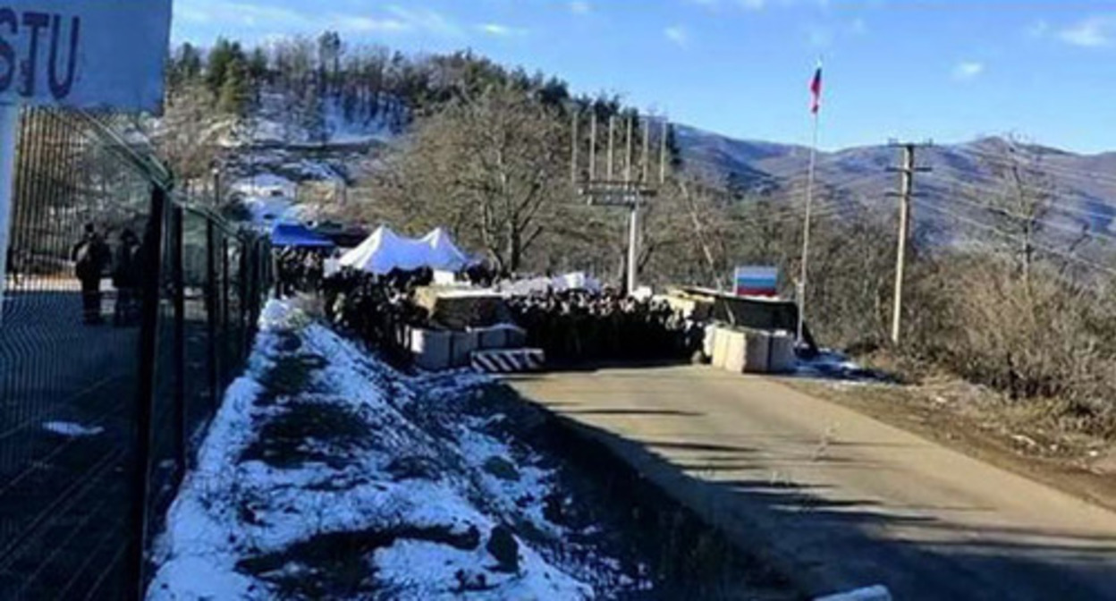 Заблокированная дорога Степанакерт-Горис. Фото https://armeniatoday.news/republicofartsakh-ru/560206/ Заблокированная дорога Степанакерт-Горис. Фото https://armeniatoday.news/republicofartsakh-ru/560206/
