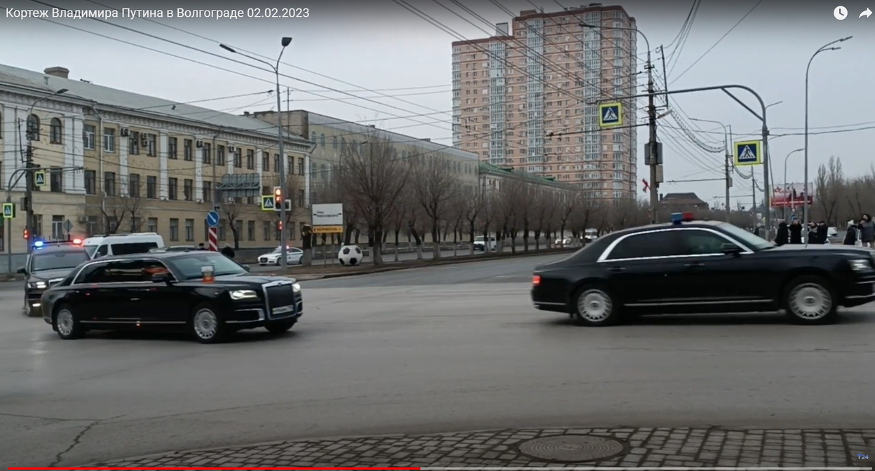Лимузины из кортежа Путина в Волгограде. Фото: скриншот видео на канале "Телевизор-24" YouTube https://www.youtube.com/watch?v=e4EC7pKu33g Лимузины из кортежа Путина в Волгограде. Фото: скриншот видео на канале "Телевизор-24" YouTube https://www.youtube.com/watch?v=e4EC7pKu33g