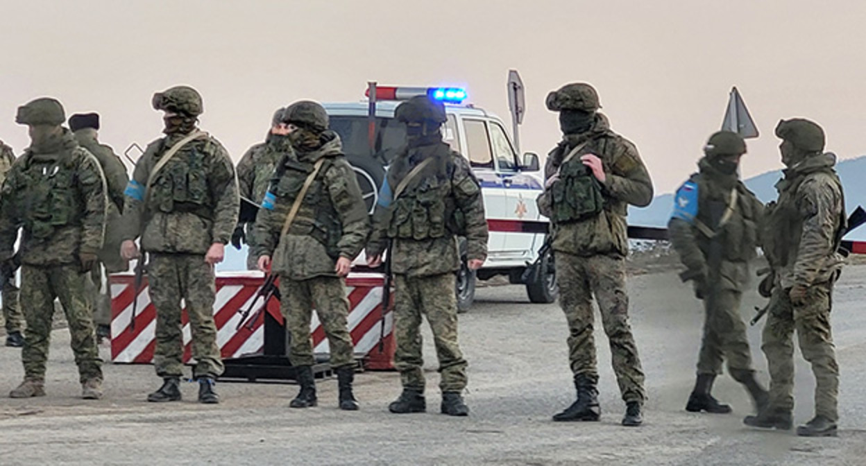 Российские военные в Лачинском коридоре. Фото Алвард Григорян для "Кавказского узла". Российские военные в Лачинском коридоре. Фото Алвард Григорян для "Кавказского узла".