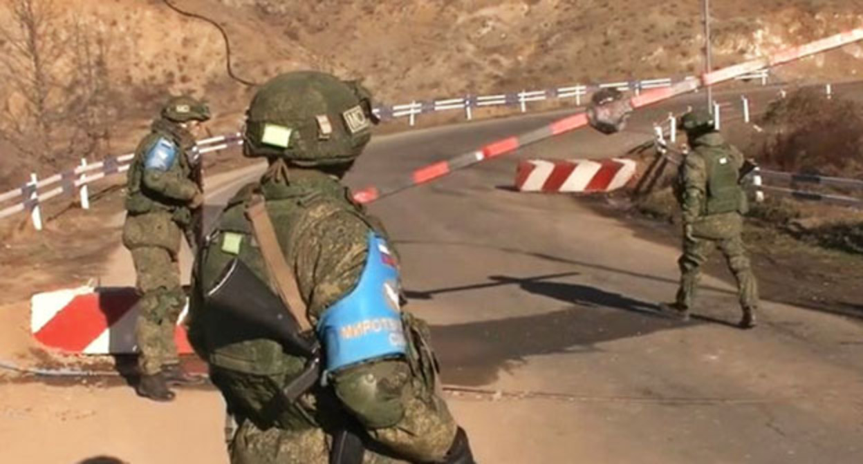 Российские миротворцы в Лачинском коридоре. Фото: официальный сайт Минобороны https://mil.ru/ Российские миротворцы в Лачинском коридоре. Фото: официальный сайт Минобороны https://mil.ru/