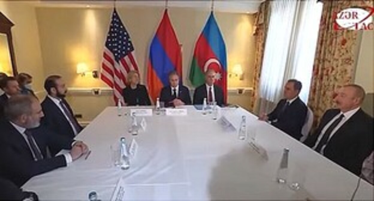 Никол Пашинян и Ильхам Алиев на встрече с Энтони Блинкеном. Мюнхен, 18 февраля 2023 года. Кадр видео "АЗЕРТАДЖ Новости" https://www.youtube.com/watch?v=To9ynl0MEwU