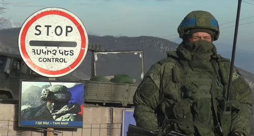 Российский миротворец в Нагорном Карабахе. Стоп-кадр из видео https://www.youtube.com/watch?v=BxMwbZXteoI
