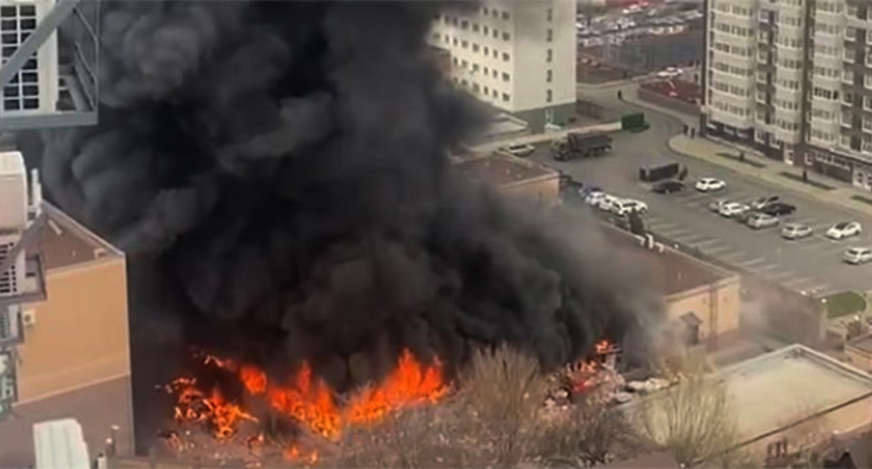 Пожар в здании погрануправления ФСБ в Ростове-на-Дону. 16 марта 2023 года. Скриншот видео t.me/breakingmash/42504