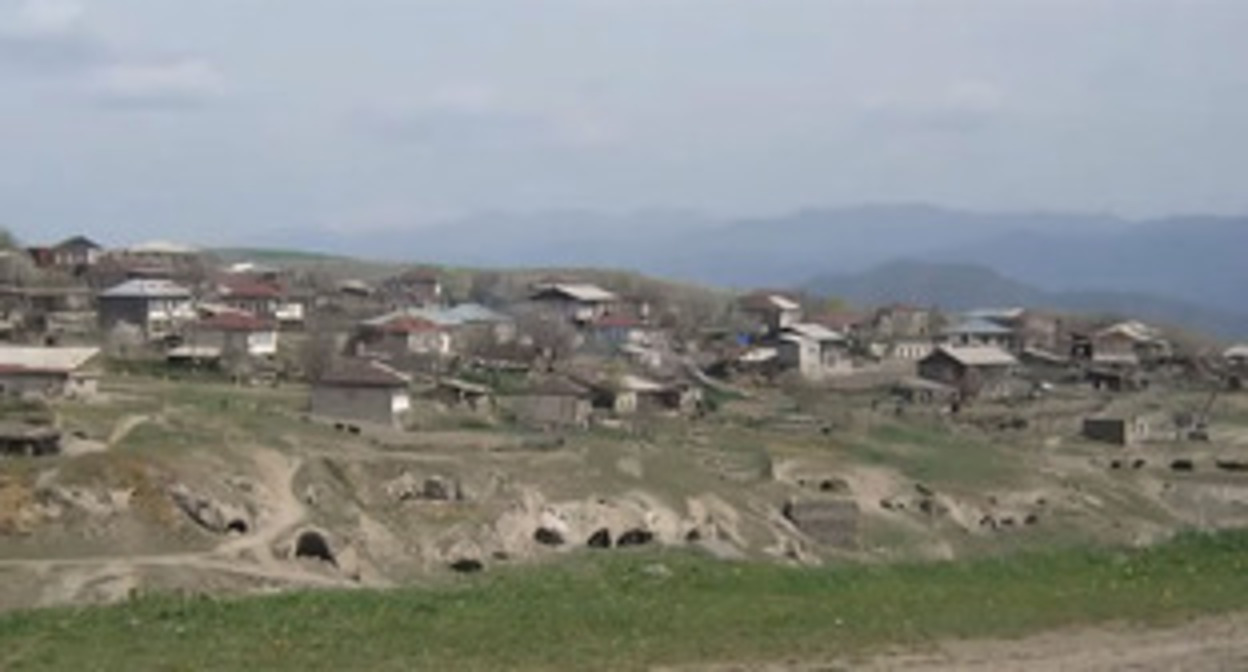 Село Тех. Стоп-кадр из видео https://www.youtube.com/watch?v=vBEoSfDtbSc