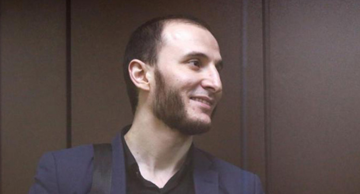 Багаудин Хаутиев в зале суда. Фото https://memohrc.org **включен Минюстом в реестр иностранных агентов, ликвидирован по решению суда. Багаудин Хаутиев в зале суда. Фото https://memohrc.org **включен Минюстом в реестр иностранных агентов, ликвидирован по решению суда.