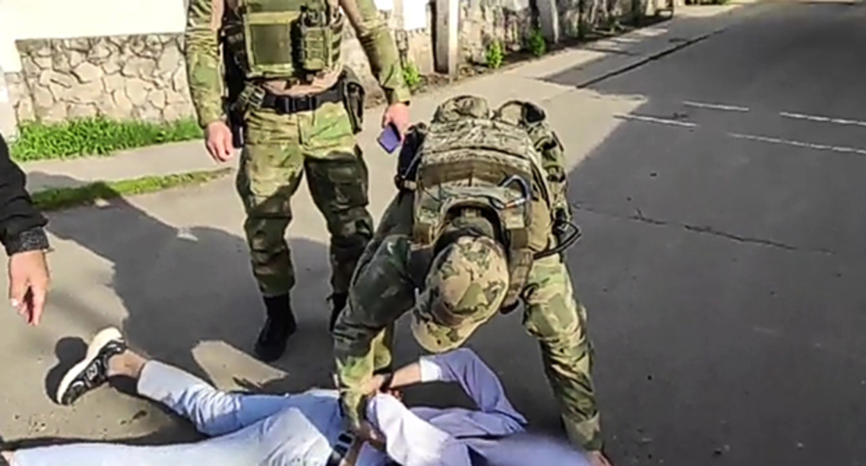 Задержание подозреваемого. Скриншот https://юфонт.мвд.рф/novosti/item/38391852 Задержание подозреваемого. Скриншот https://юфонт.мвд.рф/novosti/item/38391852