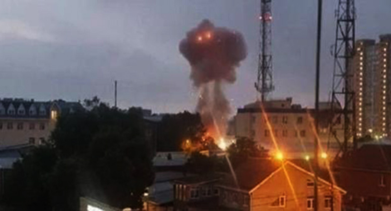 Взрыв в Краснодаре произошел после падения двух беспилотников. Фото: https://runews24.ru/krasnodar/26/05/2023/d327831eacd825e0aec05dd301d62eb5 Взрыв в Краснодаре произошел после падения двух беспилотников. Фото: https://runews24.ru/krasnodar/26/05/2023/d327831eacd825e0aec05dd301d62eb5