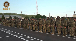 Бойцы чеченского полка Росгвардии перед отправкой в зону военной операции на Украине. Скриншот видео https://t.me/Rkadyrov_95/3638