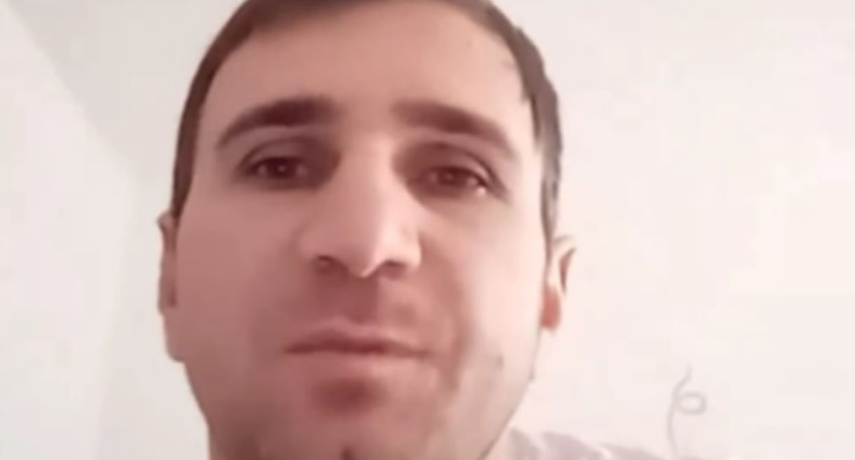Эмран Наврузбеков. Стоп-кадр видео, опубликованного в YouTube-канале Gulagu.net 29.12.22, https://youtu.be/htDInr7V10Q/ Эмран Наврузбеков. Стоп-кадр видео, опубликованного в YouTube-канале Gulagu.net 29.12.22, https://youtu.be/htDInr7V10Q/