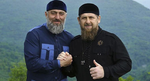 Адам Делимханов (слева) и Рамзан Кадыров. Фото: "Грозный-Информ" https://www.grozny-inform.ru