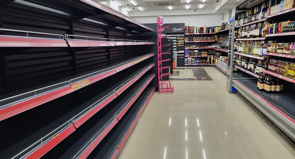 Пустые полки в магазине Степанакерта. Фото Алвард Григорян для "Кавказского узла" Пустые полки в магазине Степанакерта. Фото Алвард Григорян для "Кавказского узла"