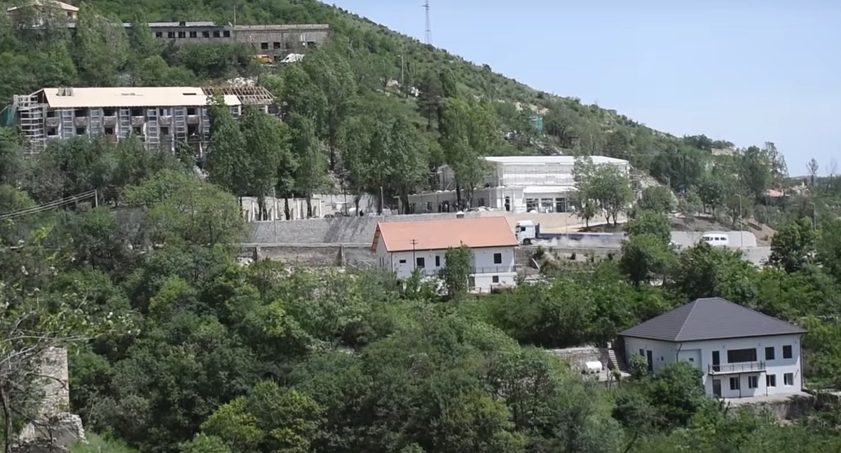 Лачин. Кадр видео AZERTAC https://www.youtube.com/watch?v=KKjrW6t66rI Лачин. Кадр видео AZERTAC https://www.youtube.com/watch?v=KKjrW6t66rI